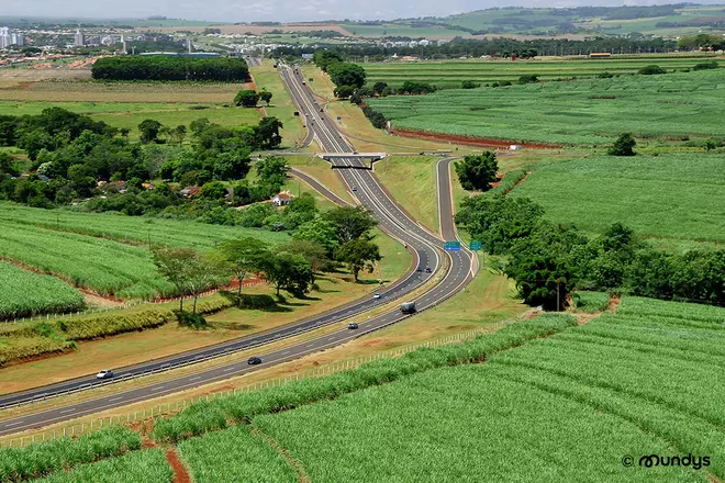 Motorway managed by Arteris, a subsidiary of Abertis in Brasil